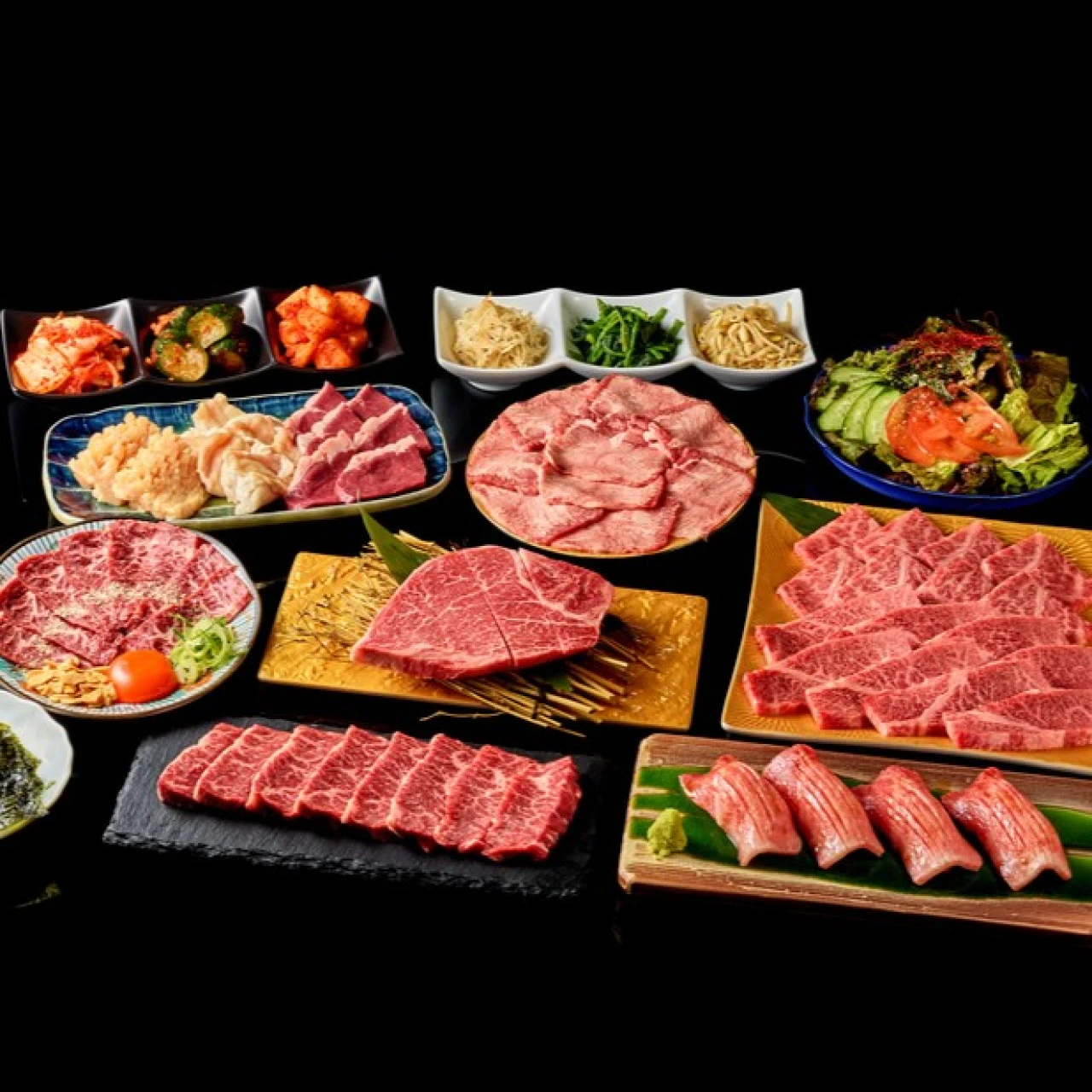 「拓海套餐]15 道菜任饮，包括 A5 珍稀 A5 珍稀部位、A5 夏多布里昂牛排、特制盐舌、特制排骨、特制里脊肉和和牛鲍鱼寿司。」