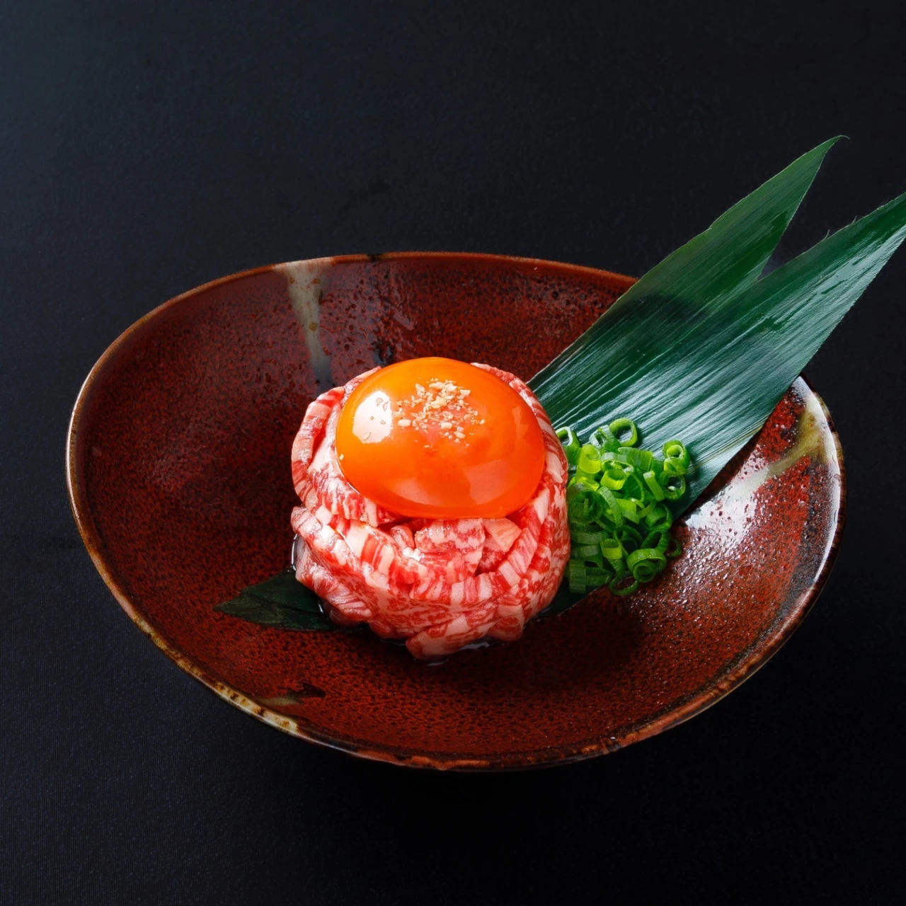 「和牛生拌牛肉」