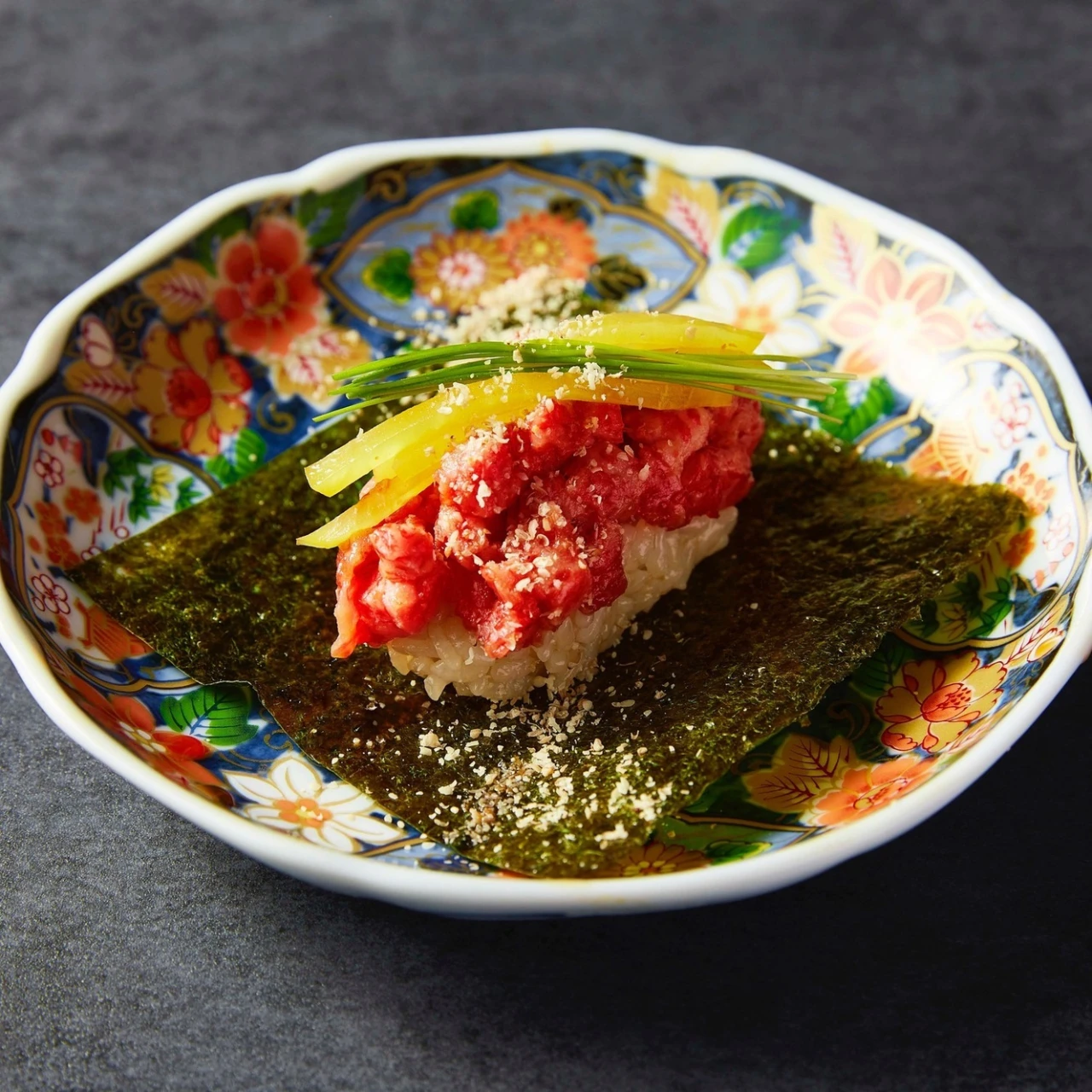 「和牛腌萝卜寿司」